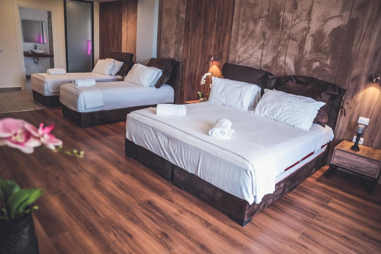 Aria Hotel